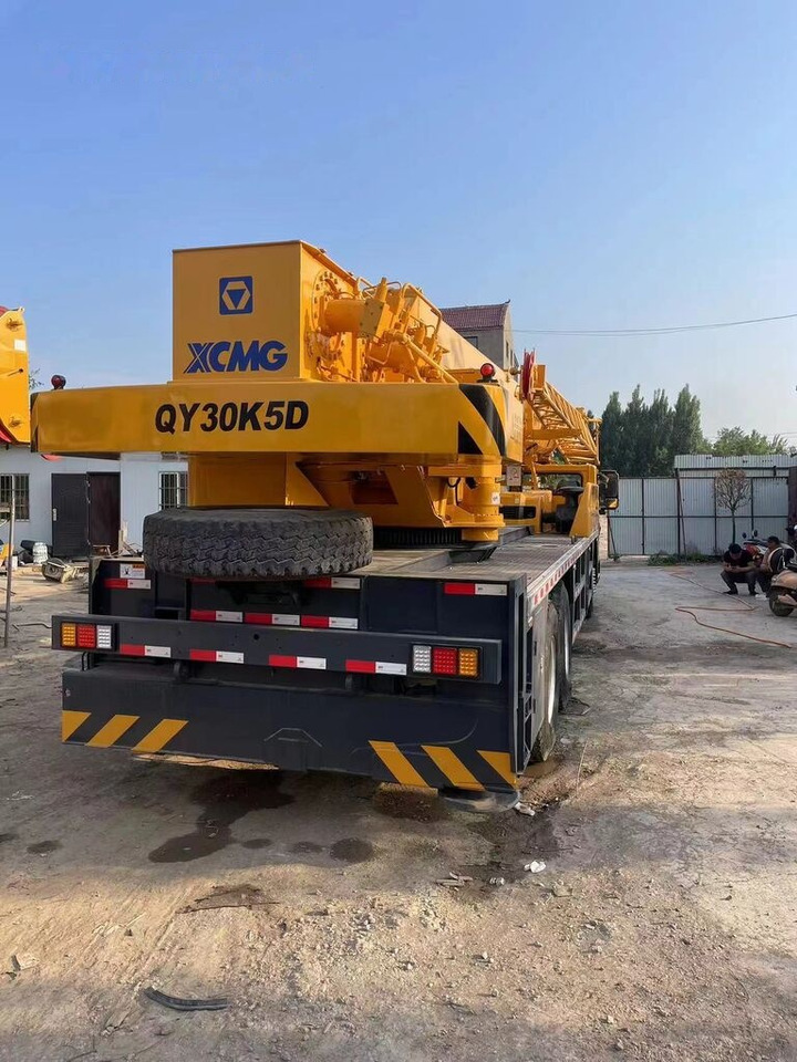XCMG QY30K - Mobile crane: picture 2 XCMG QY30K - Mobile crane: picture 2
