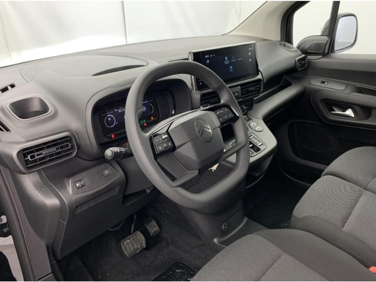 CITROEN Berlingo 1.5 BlueHDi S&S - 130 - BV EAT8 III FOURGON Fourgon XL 950 kg PHASE 2 - Panel van: picture 4 CITROEN Berlingo 1.5 BlueHDi S&S - 130 - BV EAT8 III FOURGON Fourgon XL 950 kg PHASE 2 - Panel van: picture 4