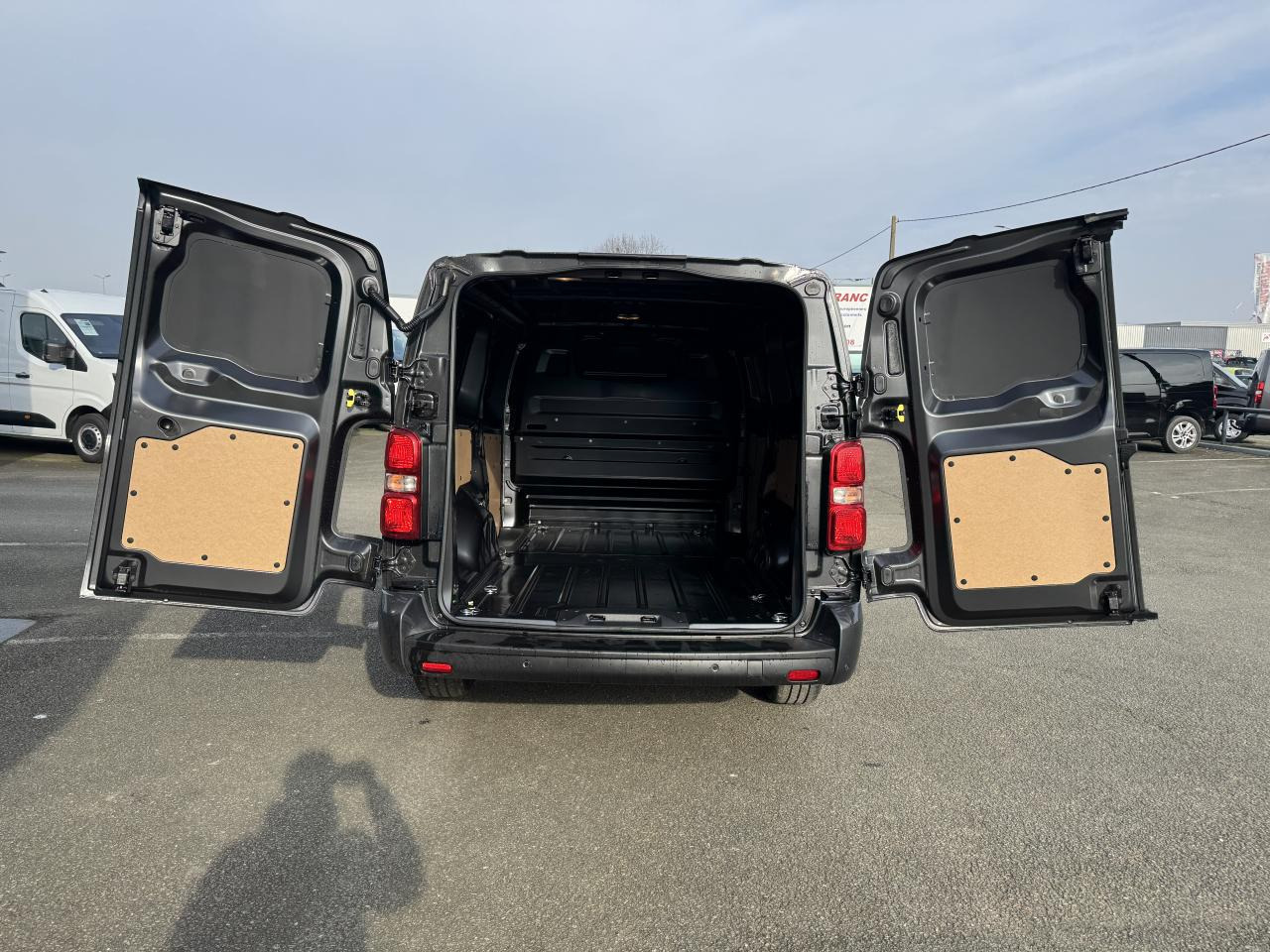 CITROEN Jumpy M 2.0 BlueHDi 180CH EAT8 PACK LOOK - Panel van: picture 3 CITROEN Jumpy M 2.0 BlueHDi 180CH EAT8 PACK LOOK - Panel van: picture 3