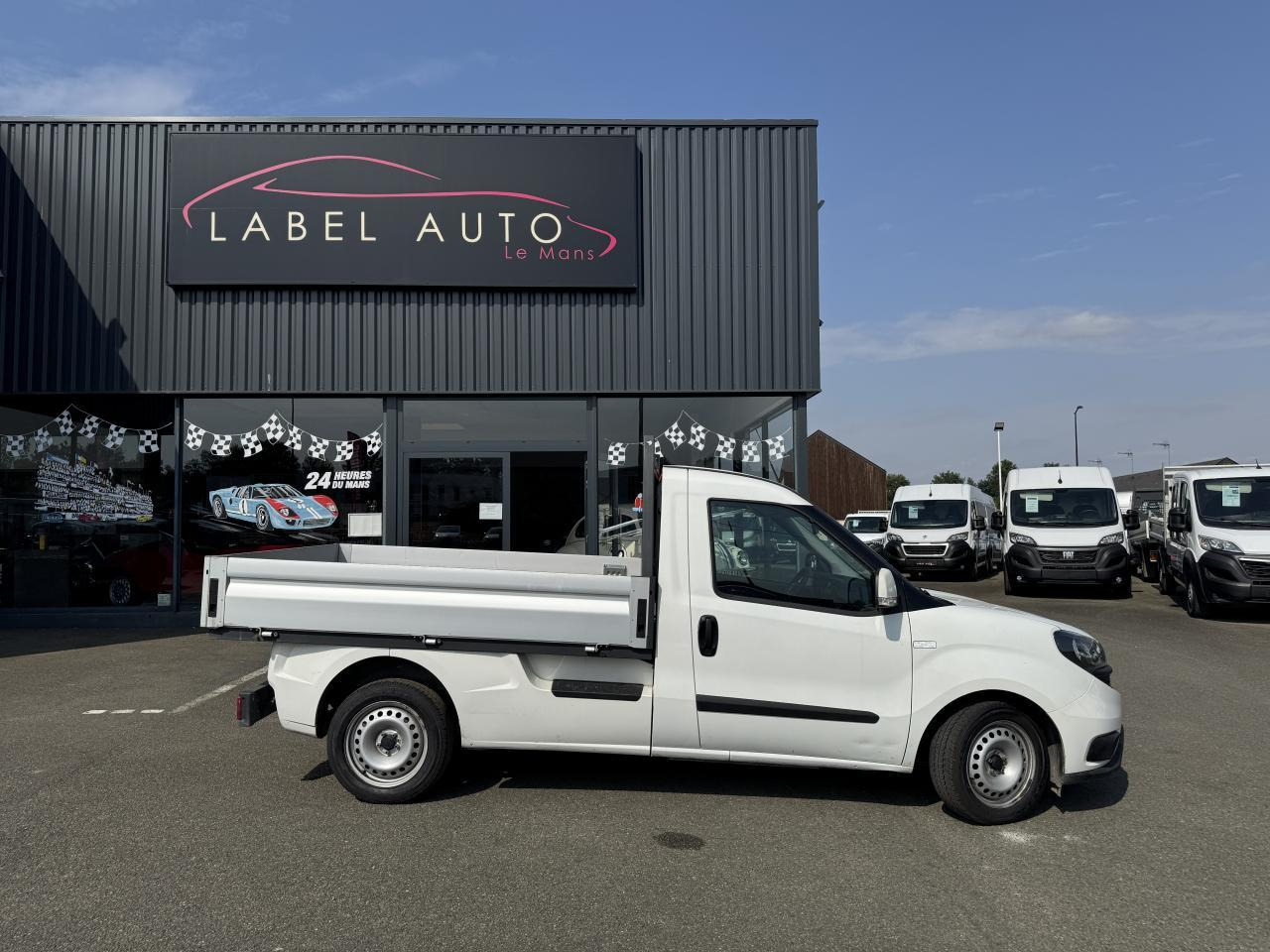 Fiat Doblo Cargo Cargo 1.6 Multijet 16V 105 ch WORK UP PLATEAU Pro Lounge - Open body delivery van: picture 1 Fiat Doblo Cargo Cargo 1.6 Multijet 16V 105 ch WORK UP PLATEAU Pro Lounge - Open body delivery van: picture 1