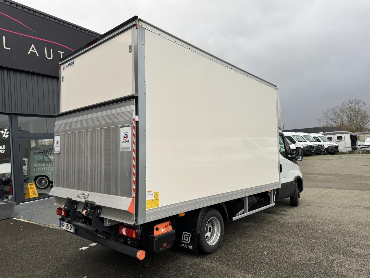 IVECO Daily 35 C 16H3.0 - BV Hi-Matic (Quad-Tor) CHASSIS CABINE CAISSE 20M3 - Closed box van: picture 5 IVECO Daily 35 C 16H3.0 - BV Hi-Matic (Quad-Tor) CHASSIS CABINE CAISSE 20M3 - Closed box van: picture 5