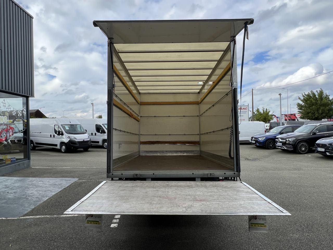 IVECO Daily 35C16 CAISSE HAYON 20M3 RJ 3.0L 160CH - Closed box van: picture 3 IVECO Daily 35C16 CAISSE HAYON 20M3 RJ 3.0L 160CH - Closed box van: picture 3