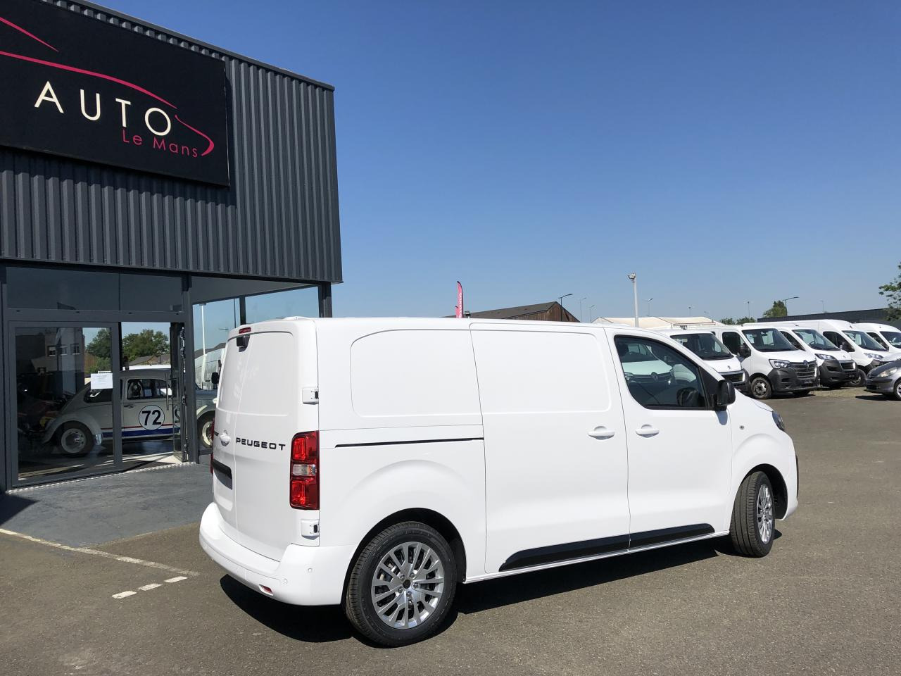New Panel van PEUGEOT Expert M 2.0 BlueHDi - 145 S&S - BV EAT8  III FOURGON Fourgon PHASE 2: picture 7 New Panel van PEUGEOT Expert M 2.0 BlueHDi - 145 S&S - BV EAT8  III FOURGON Fourgon PHASE 2: picture 7