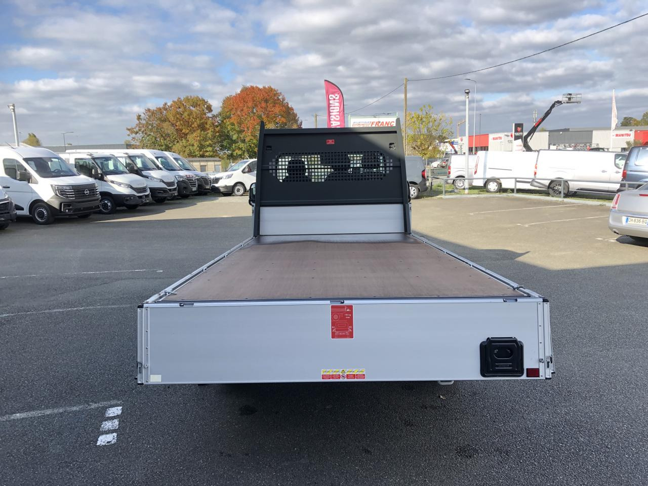 PEUGEOT boxer 3t5 plateau 4m20 2.2 hdi 140ch - Open body delivery van: picture 4 PEUGEOT boxer 3t5 plateau 4m20 2.2 hdi 140ch - Open body delivery van: picture 4