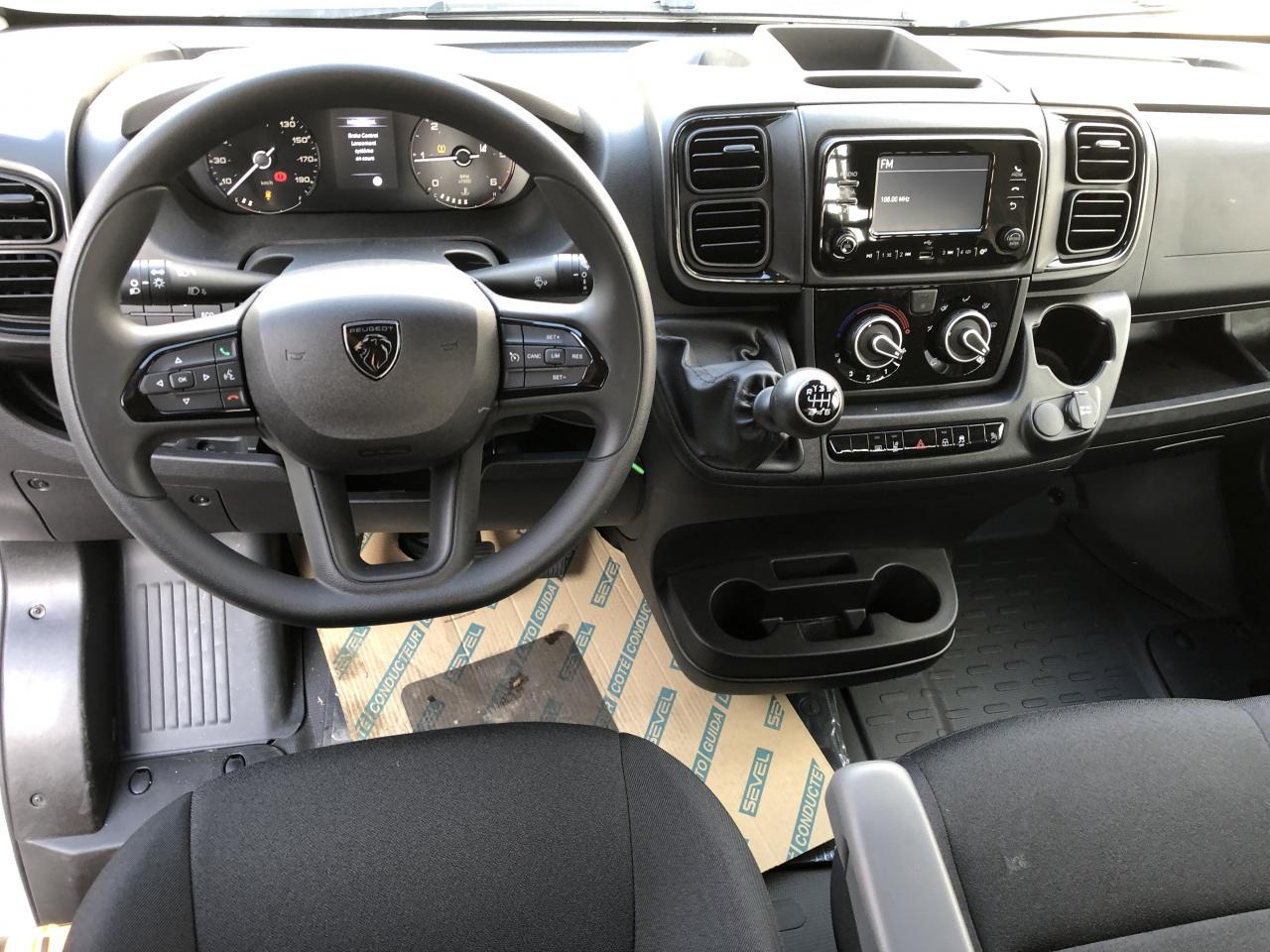 PEUGEOT boxer 3t5 plateau 4m20 2.2 hdi 140ch - Open body delivery van: picture 5 PEUGEOT boxer 3t5 plateau 4m20 2.2 hdi 140ch - Open body delivery van: picture 5