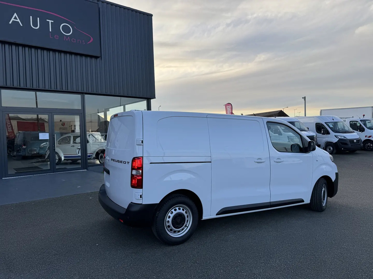 Peugeot Expert M 2.0 BLUEHDI 180CH S&S EAT8 - Small van: picture 5 Peugeot Expert M 2.0 BLUEHDI 180CH S&S EAT8 - Small van: picture 5
