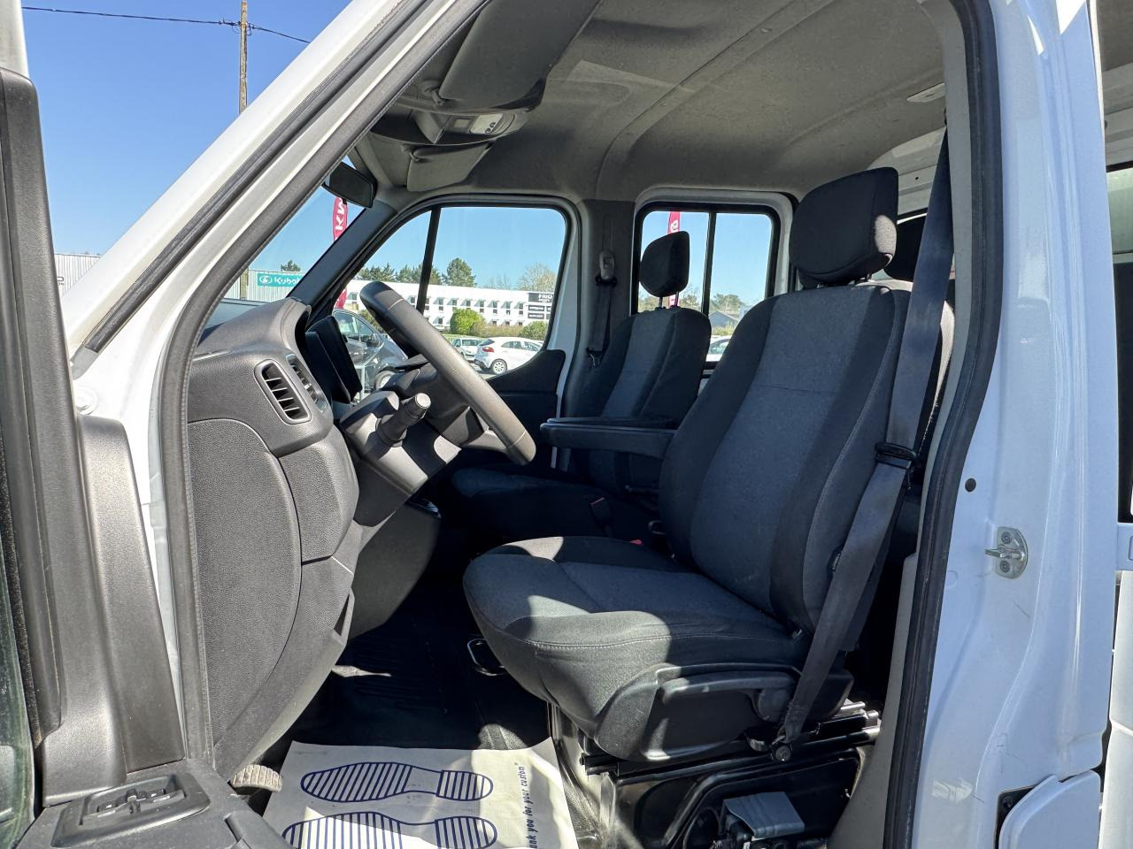 RENAULT MASTER 3T5 BENNE + COFFRE RJ DOUBLE CABINE 6 PL 2.3 DCI 130 CH CONFORT - Tipper van: picture 4 RENAULT MASTER 3T5 BENNE + COFFRE RJ DOUBLE CABINE 6 PL 2.3 DCI 130 CH CONFORT - Tipper van: picture 4