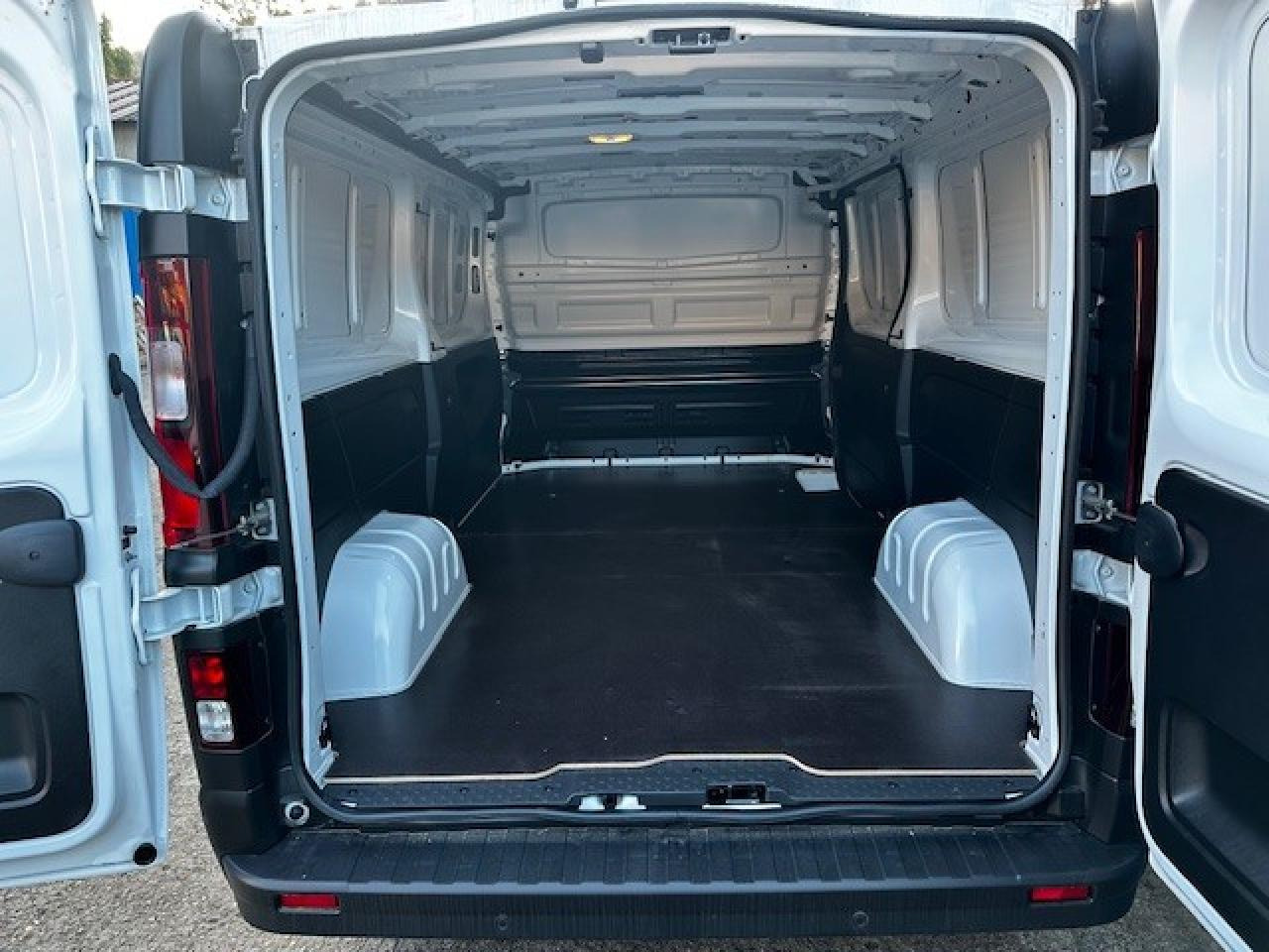 RENAULT Trafic L2H1 3000 Kg 2.0 Blue dCi - 130 2024 III FOURGON Fourgon Advance L2H1 PHASE 3 - Panel van: picture 3 RENAULT Trafic L2H1 3000 Kg 2.0 Blue dCi - 130 2024 III FOURGON Fourgon Advance L2H1 PHASE 3 - Panel van: picture 3