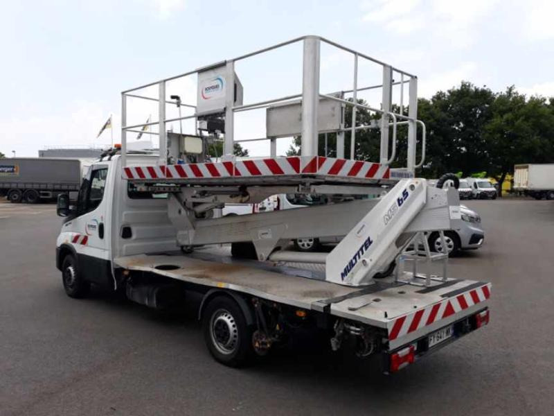 Iveco Daily 35S14 Plateau Nacelle 6m50 Spécial tunnel - Truck with aerial platform: picture 3 Iveco Daily 35S14 Plateau Nacelle 6m50 Spécial tunnel - Truck with aerial platform: picture 3