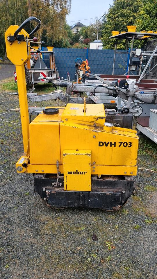 DVH 701 Weber Walze Glattmantel Walze Rüttelwalze Dublex Vibrationswalze Rüttelplatte Strassenwalze Plattenverdichter DVH 603 - Mini roller: picture 1 DVH 701 Weber Walze Glattmantel Walze Rüttelwalze Dublex Vibrationswalze Rüttelplatte Strassenwalze Plattenverdichter DVH 603 - Mini roller: picture 1