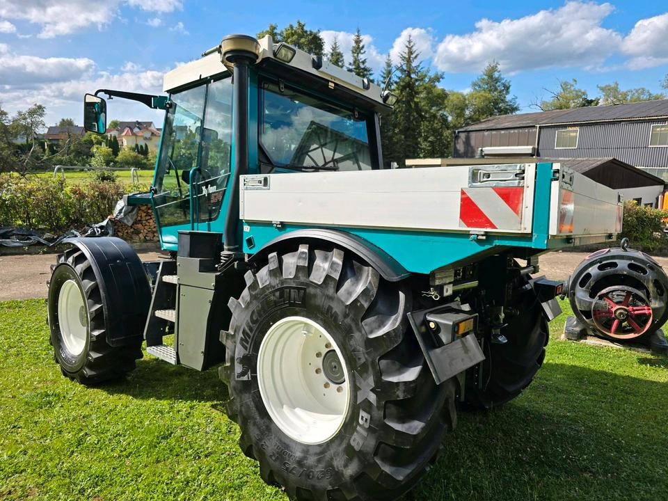 Fendt Xylon 524 Ez. 2003 50kmh 7900 Stunden Traktor Schlepper 522 520 - Straddle tractor: picture 5 Fendt Xylon 524 Ez. 2003 50kmh 7900 Stunden Traktor Schlepper 522 520 - Straddle tractor: picture 5