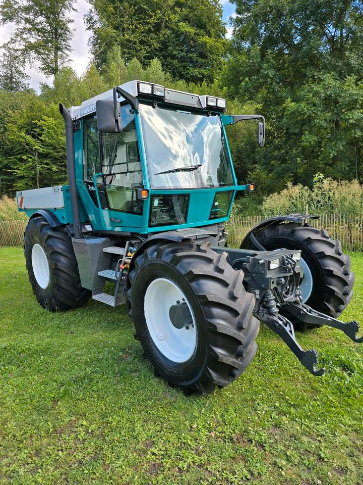 Fendt Xylon 524 Ez. 2003 50kmh 7900 Stunden Traktor Schlepper 522 520 - Straddle tractor: picture 1 Fendt Xylon 524 Ez. 2003 50kmh 7900 Stunden Traktor Schlepper 522 520 - Straddle tractor: picture 1