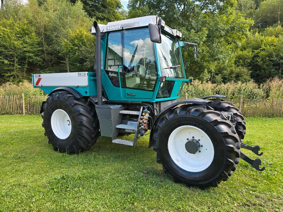 Fendt Xylon 524 Ez. 2003 50kmh 7900 Stunden Traktor Schlepper 522 520 - Straddle tractor: picture 3 Fendt Xylon 524 Ez. 2003 50kmh 7900 Stunden Traktor Schlepper 522 520 - Straddle tractor: picture 3