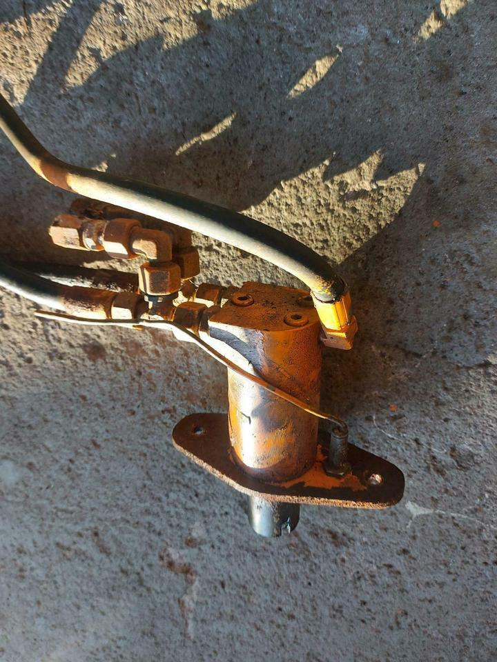 Hydraulikmotor Schmidt DST SST Salzstreuer Winterdienst Unimog - Hydraulic motor for Utility/ Special vehicle: picture 2 Hydraulikmotor Schmidt DST SST Salzstreuer Winterdienst Unimog - Hydraulic motor for Utility/ Special vehicle: picture 2