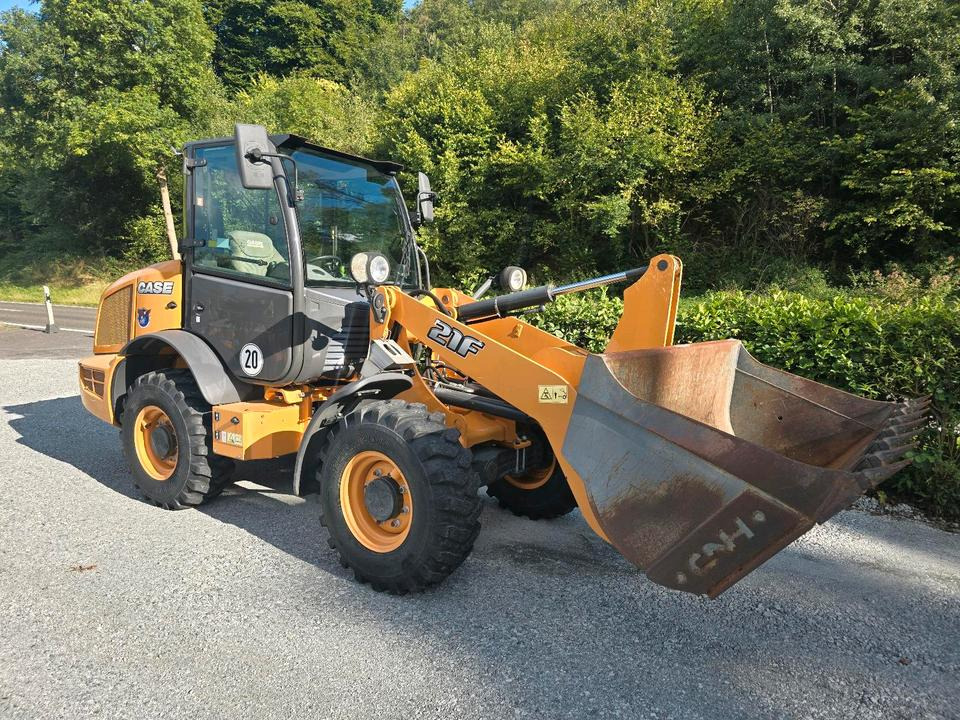 Neuwertiger Radlader Case 21F 21 F N 788 nur 550 Betriebstunden Lader Hoflader Frontlader 4x4 5000kg JCB Kramer - Wheel excavator: picture 1 Neuwertiger Radlader Case 21F 21 F N 788 nur 550 Betriebstunden Lader Hoflader Frontlader 4x4 5000kg JCB Kramer - Wheel excavator: picture 1