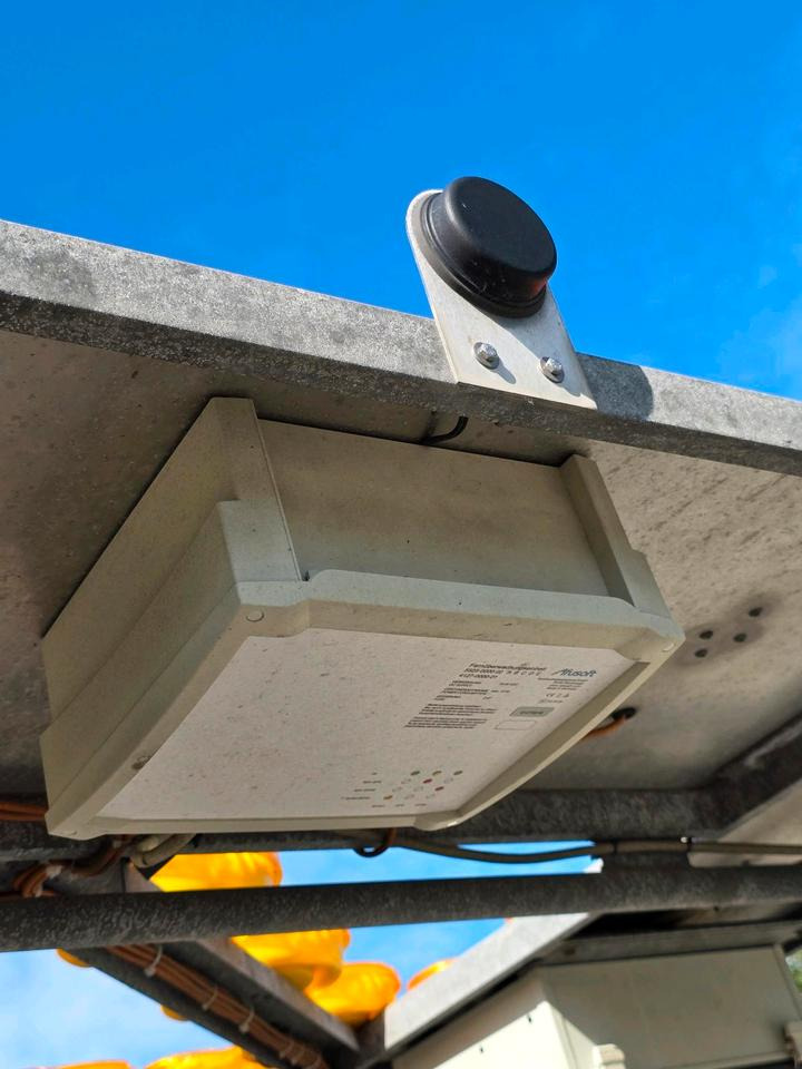 Nissen LED Absperrtafel DORA GPS FAT VZ-616 Fahrbare Absperrtafel Sperrwand Verkehrsleittafel Verkehrssicherungsanhänger Verkehrsleitanhänger Trebbiner Horizont - Trailer: picture 5 Nissen LED Absperrtafel DORA GPS FAT VZ-616 Fahrbare Absperrtafel Sperrwand Verkehrsleittafel Verkehrssicherungsanhänger Verkehrsleitanhänger Trebbiner Horizont - Trailer: picture 5