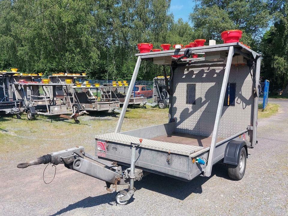 Trebbiner Absperrtafel AMD Verkehrsleittafel Vz616 - Trailer: picture 1 Trebbiner Absperrtafel AMD Verkehrsleittafel Vz616 - Trailer: picture 1