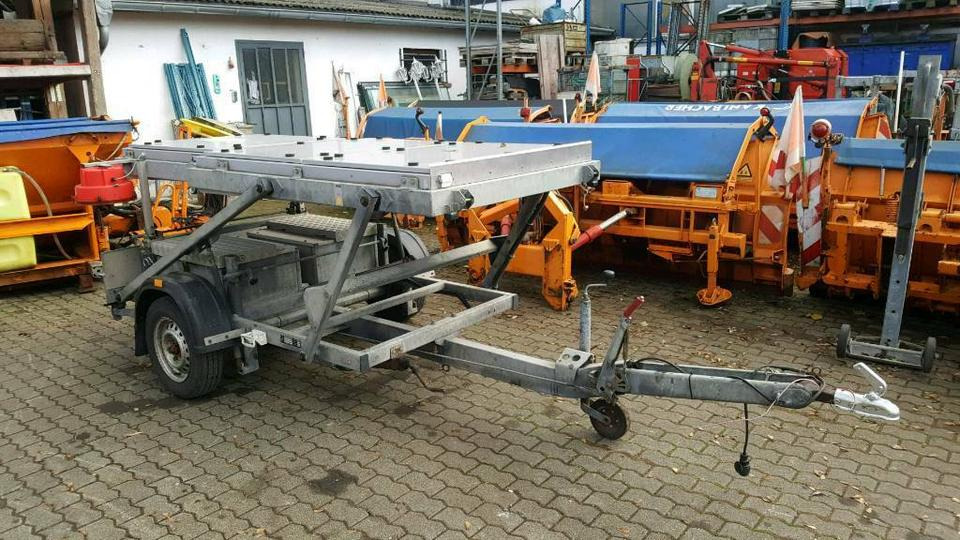 Trebbiner VWT E Verkehrsleittafel Verkehrsleitanhänger Nissen - Trailer: picture 5 Trebbiner VWT E Verkehrsleittafel Verkehrsleitanhänger Nissen - Trailer: picture 5