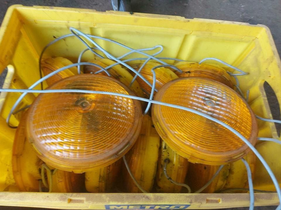 Nissen LED Vorwarner Leuchte Zyklop 220 Absperrtafel Vorwarntafel - Lights/ Lighting: picture 1 Nissen LED Vorwarner Leuchte Zyklop 220 Absperrtafel Vorwarntafel - Lights/ Lighting: picture 1