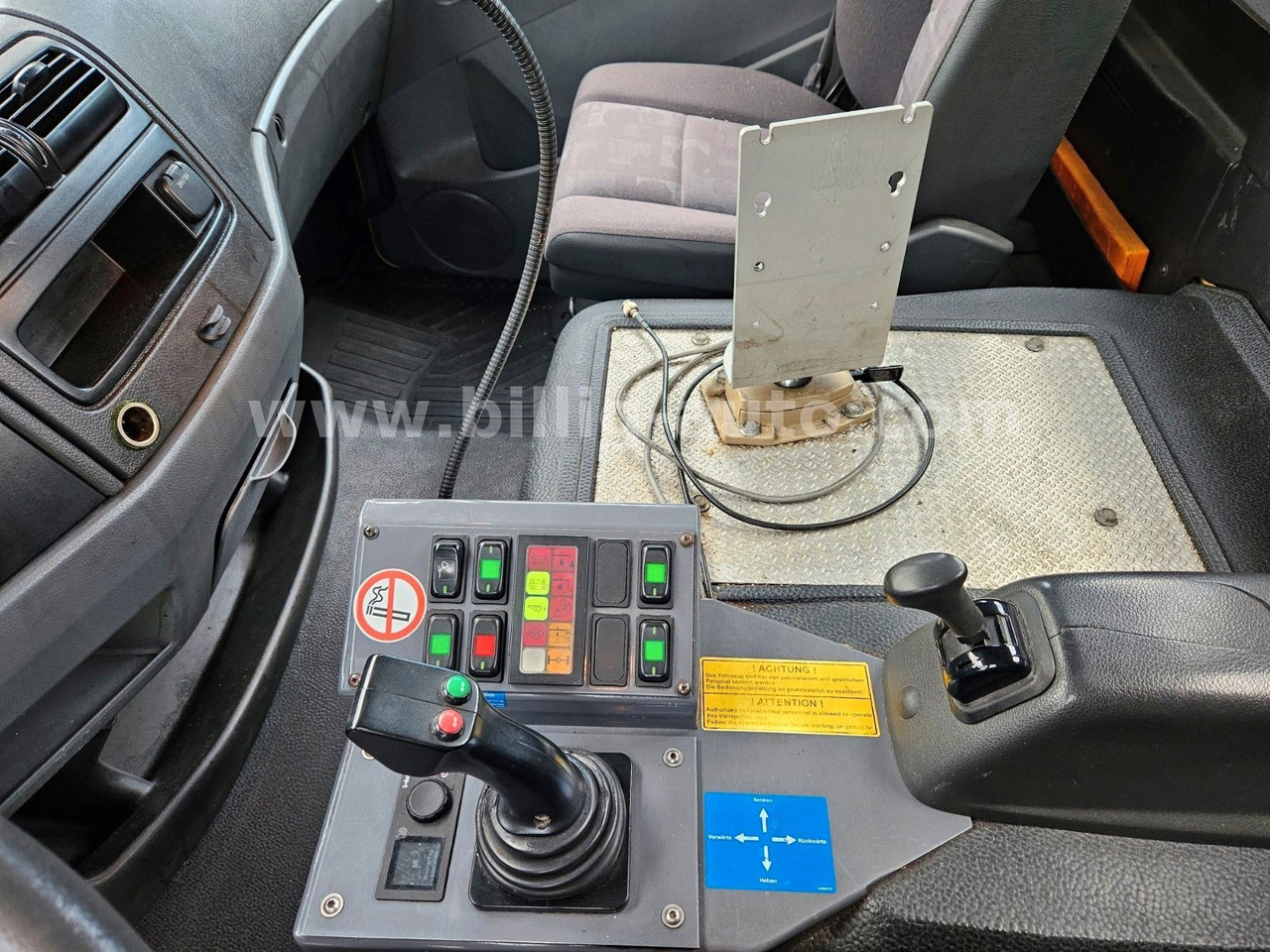 Mercedes-Benz Kamag * WBH 25 * Wiesel * Umsetzer * Sattelkupp. leasing Mercedes-Benz Kamag * WBH 25 * Wiesel * Umsetzer * Sattelkupp.: picture 12 Mercedes-Benz Kamag * WBH 25 * Wiesel * Umsetzer * Sattelkupp. leasing Mercedes-Benz Kamag * WBH 25 * Wiesel * Umsetzer * Sattelkupp.: picture 12