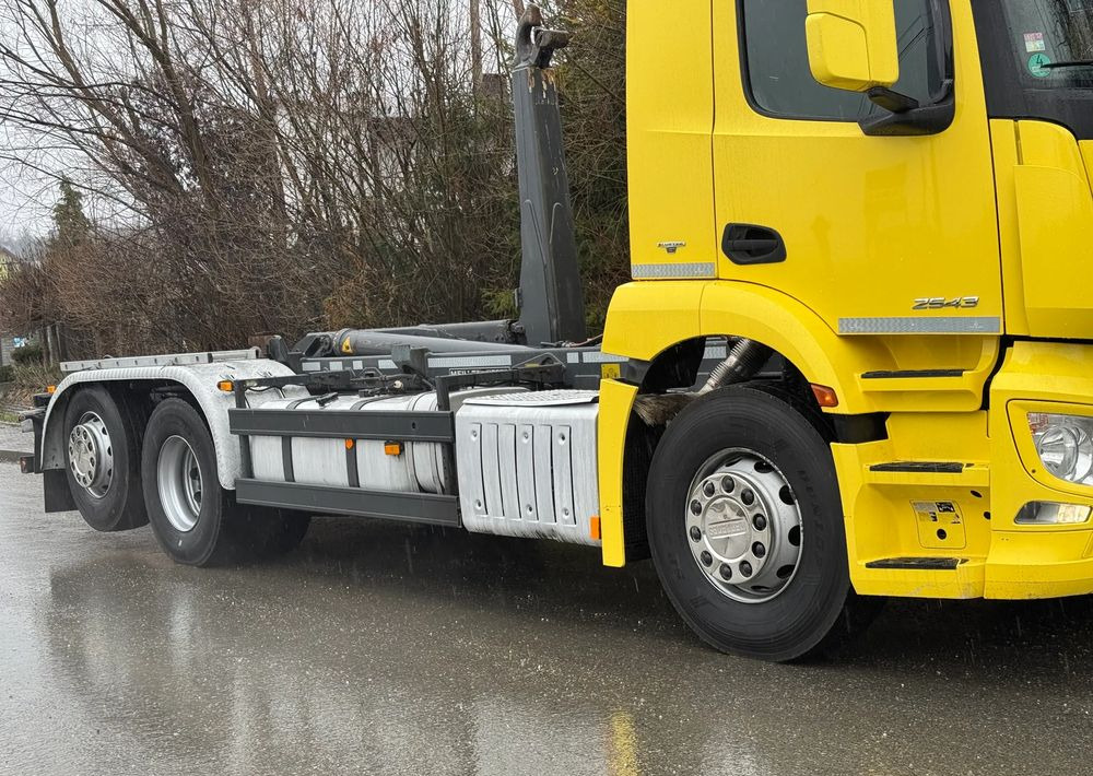 Mercedes-Benz * Hakowiec * Mercedes Antos 2543 * Sprowadzony * Stan Perfekcyjny - Hook lift truck: picture 5 Mercedes-Benz * Hakowiec * Mercedes Antos 2543 * Sprowadzony * Stan Perfekcyjny - Hook lift truck: picture 5