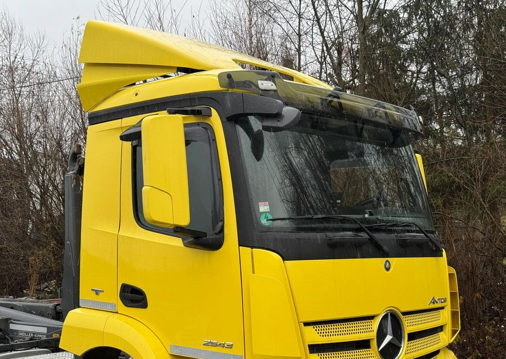 Mercedes-Benz * Hakowiec * Mercedes Antos 2543 * Sprowadzony * Stan Perfekcyjny - Hook lift truck: picture 4 Mercedes-Benz * Hakowiec * Mercedes Antos 2543 * Sprowadzony * Stan Perfekcyjny - Hook lift truck: picture 4