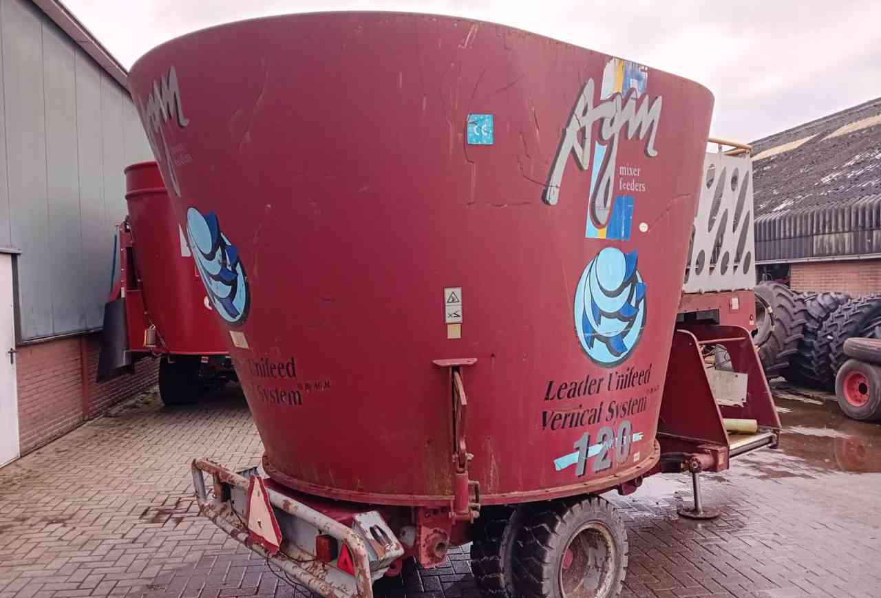 AGM W12 voermengwagen voermachines - Forage mixer wagon: picture 4 AGM W12 voermengwagen voermachines - Forage mixer wagon: picture 4