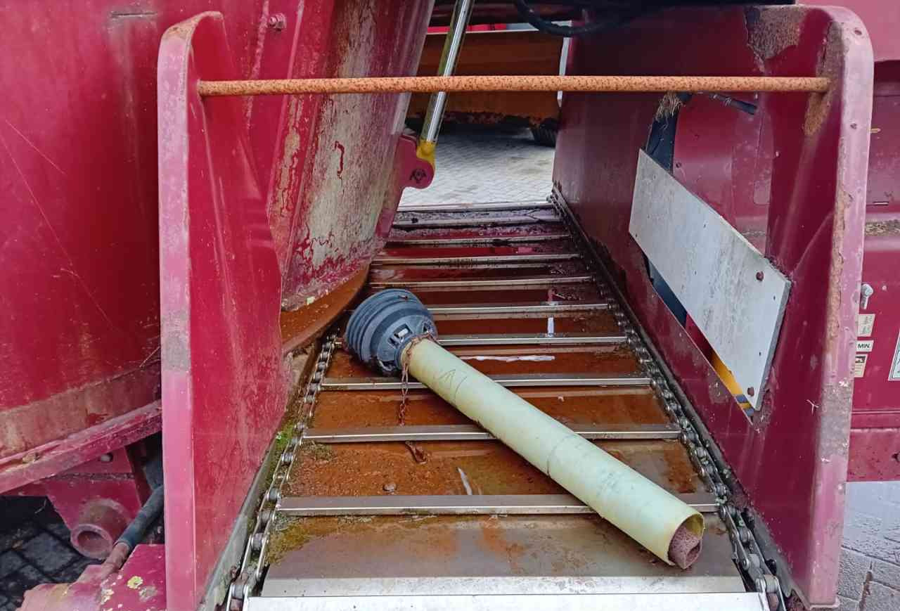 AGM W12 voermengwagen voermachines - Forage mixer wagon: picture 5 AGM W12 voermengwagen voermachines - Forage mixer wagon: picture 5