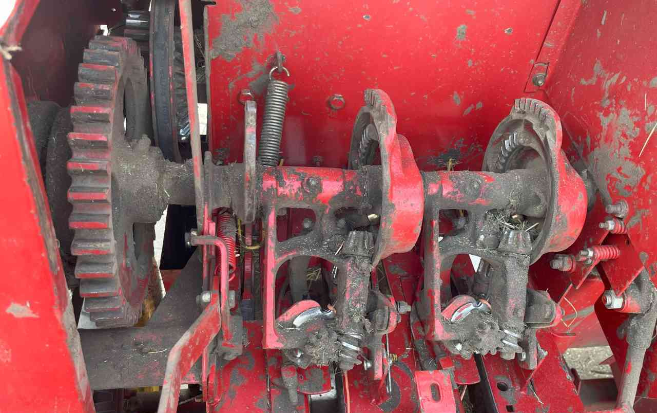 Square baler New Holland 570 Balepers pers pakkenperk weidebouwmachines: picture 6 Square baler New Holland 570 Balepers pers pakkenperk weidebouwmachines: picture 6