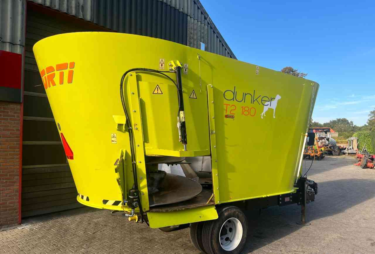 Storti Dunker T2 180 - Forage mixer wagon: picture 2 Storti Dunker T2 180 - Forage mixer wagon: picture 2