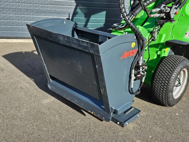 Avant 900 Zand- en zoutstrooier - Attachment for Agricultural machinery: picture 3 Avant 900 Zand- en zoutstrooier - Attachment for Agricultural machinery: picture 3