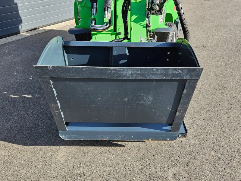 Avant 900 Zand- en zoutstrooier - Attachment for Agricultural machinery: picture 2 Avant 900 Zand- en zoutstrooier - Attachment for Agricultural machinery: picture 2