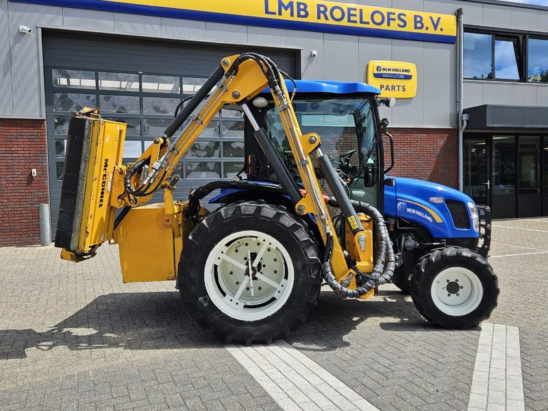 New Holland Boomer 3050 met Bos Maaiarm - Compact tractor: picture 3 New Holland Boomer 3050 met Bos Maaiarm - Compact tractor: picture 3
