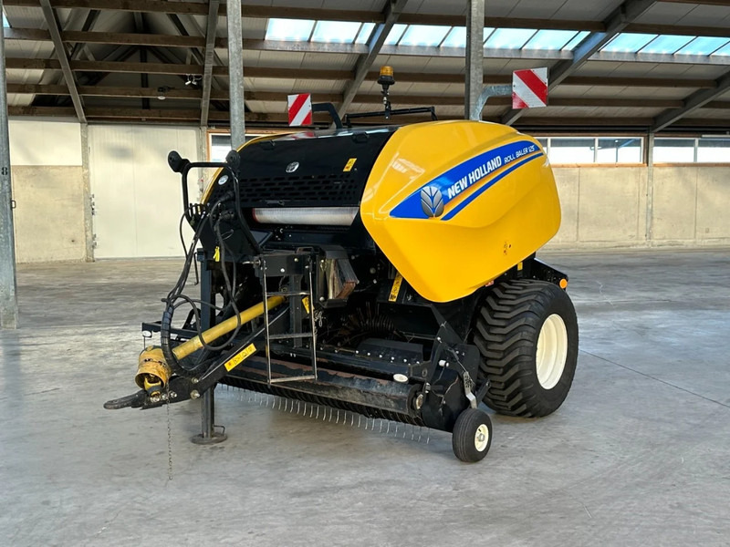 New Holland Roll baler 125 - Harvester: picture 1 New Holland Roll baler 125 - Harvester: picture 1