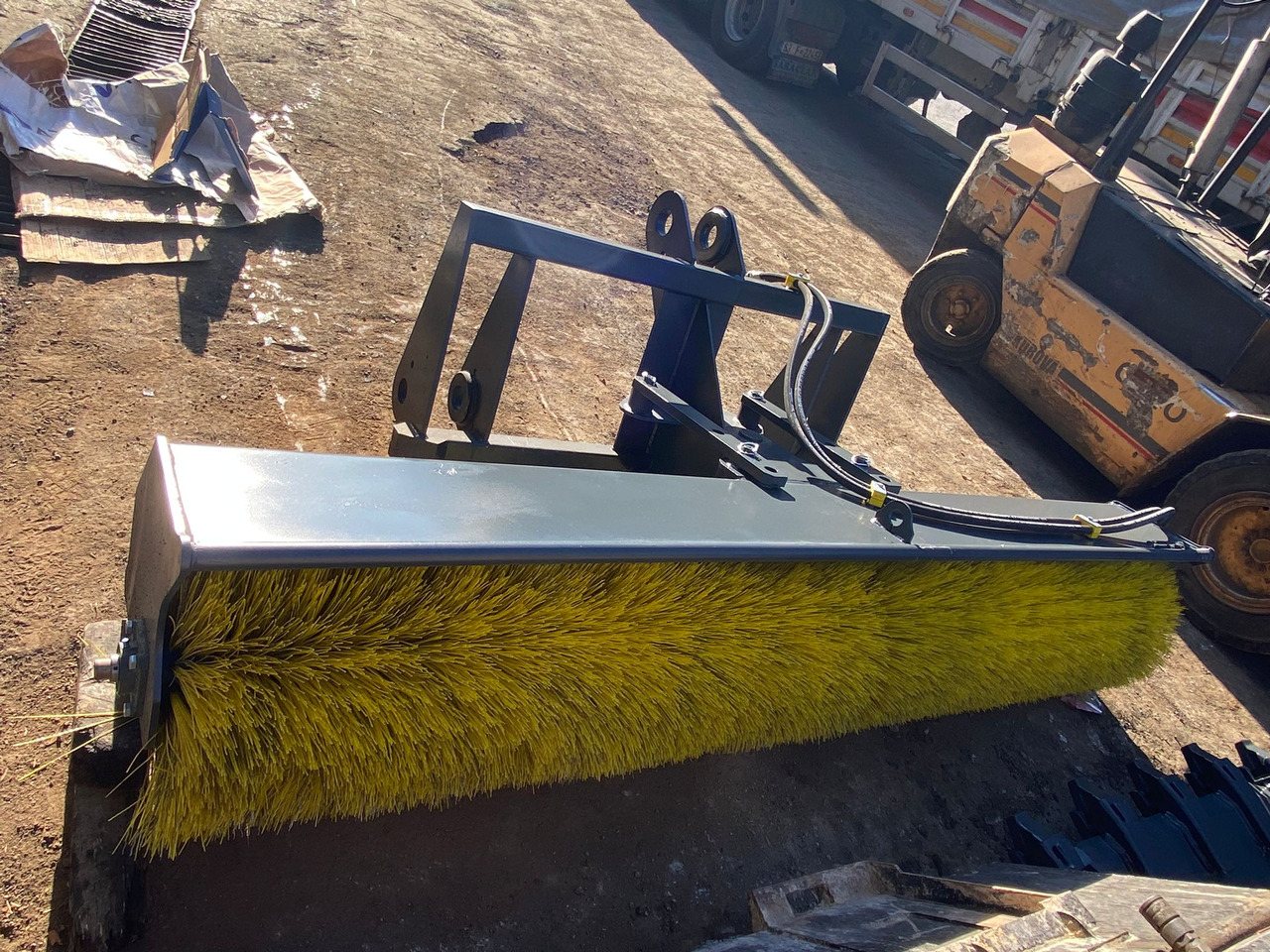 Bobcat - Broom for Construction machinery: picture 1 Bobcat - Broom for Construction machinery: picture 1