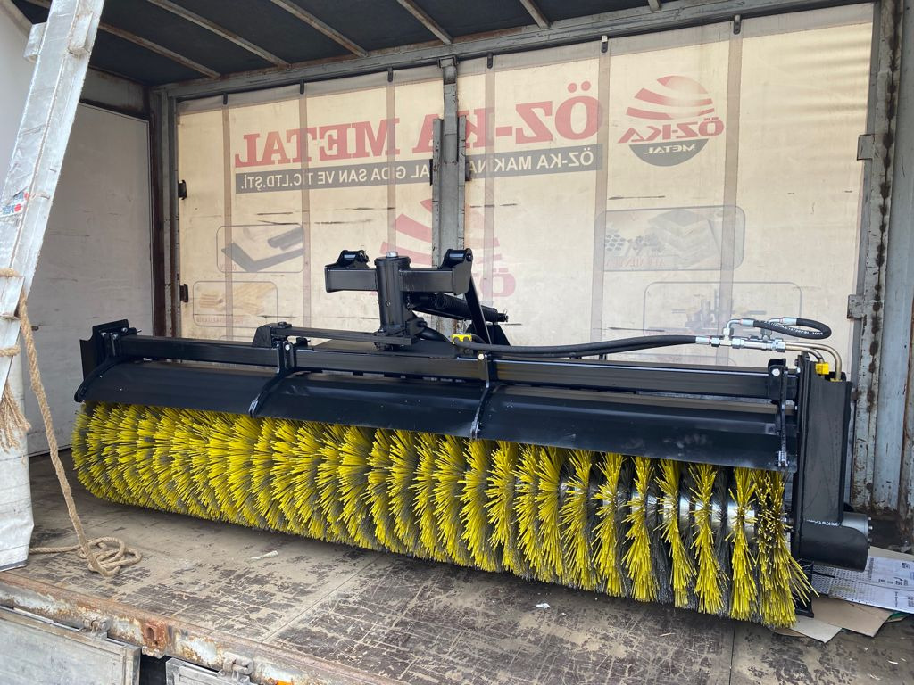 Bobcat - Broom for Construction machinery: picture 2 Bobcat - Broom for Construction machinery: picture 2