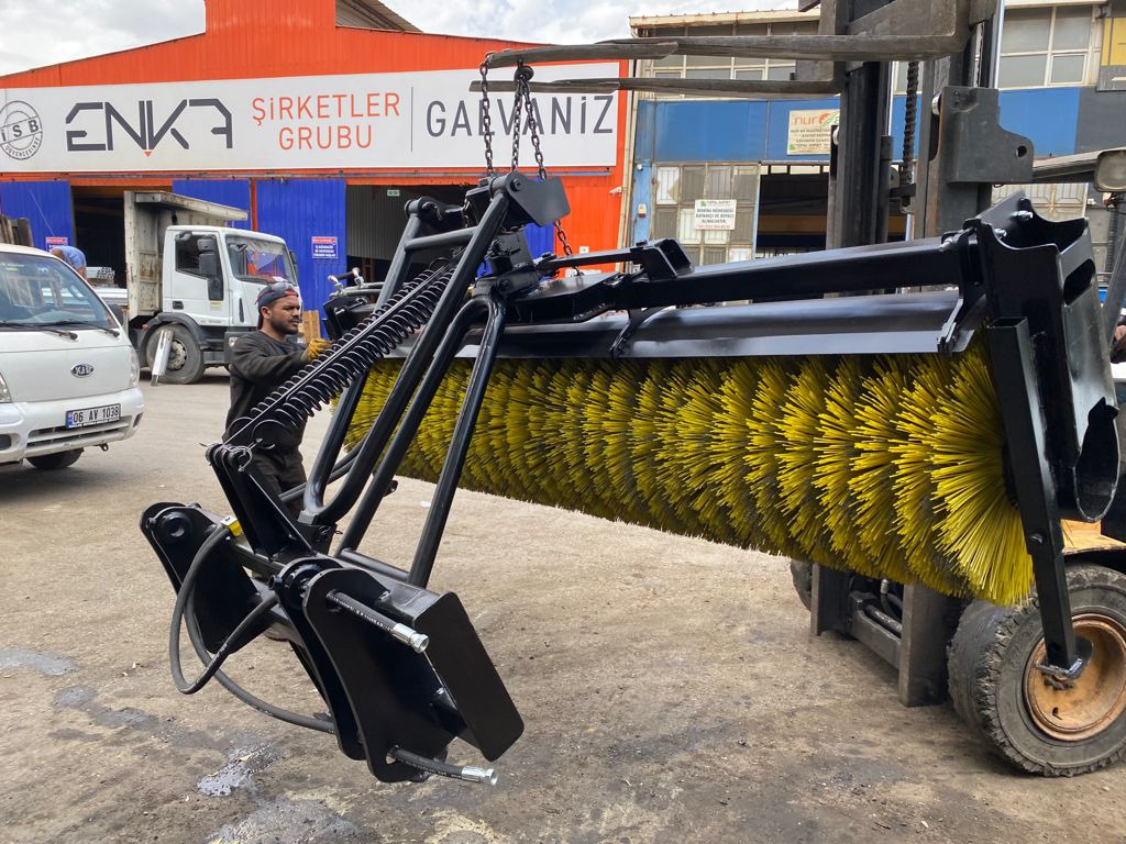 Bobcat - Broom for Construction machinery: picture 3 Bobcat - Broom for Construction machinery: picture 3