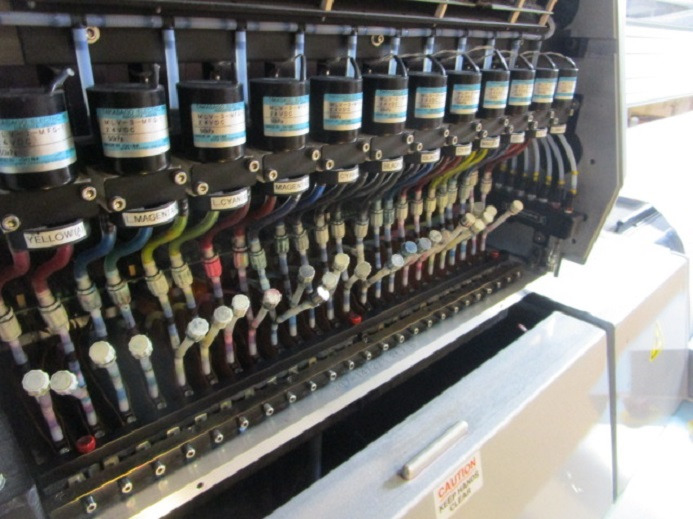 GROSSFORMATDRUCKER AGFA JETI 3324 SL BASE SOLVENT RTR (roll to roll) 6C (DRUCKT AUF PLACHEN, PLANEN, STOFFBANNER & VERSCHIEDENE MATERIALIEN) - Digital printing machine: picture 4 GROSSFORMATDRUCKER AGFA JETI 3324 SL BASE SOLVENT RTR (roll to roll) 6C (DRUCKT AUF PLACHEN, PLANEN, STOFFBANNER & VERSCHIEDENE MATERIALIEN) - Digital printing machine: picture 4