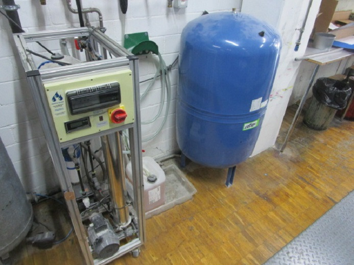 KOMPRESSOR BABY STAR Cat.1 MIT OSMOSEVORRICHTUNG & TANK - Printing machinery: picture 1 KOMPRESSOR BABY STAR Cat.1 MIT OSMOSEVORRICHTUNG & TANK - Printing machinery: picture 1