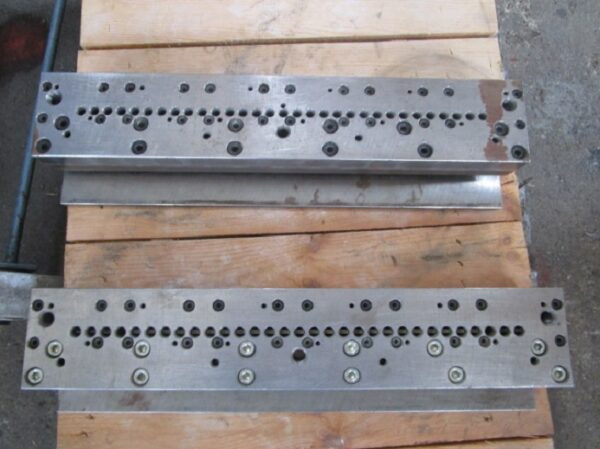 2 x STANZWERKZEUG KUGLER STANZMASCHINE - Spare parts for Printing machinery: picture 1 2 x STANZWERKZEUG KUGLER STANZMASCHINE - Spare parts for Printing machinery: picture 1