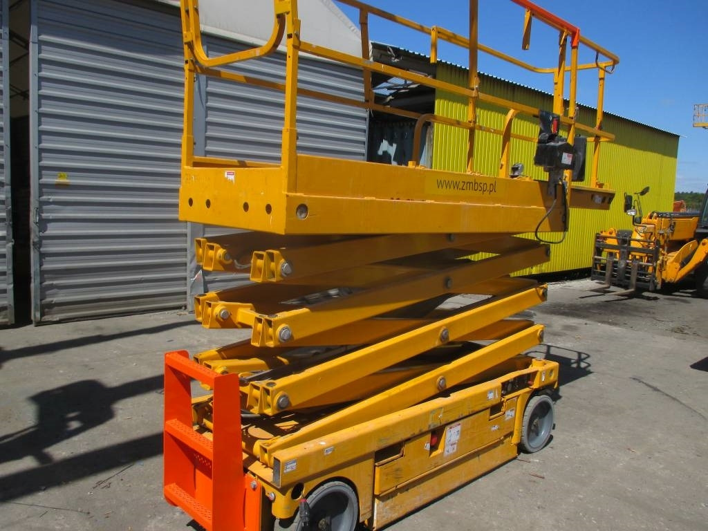 Haulotte Compact 10 N - Scissor lift: picture 2 Haulotte Compact 10 N - Scissor lift: picture 2