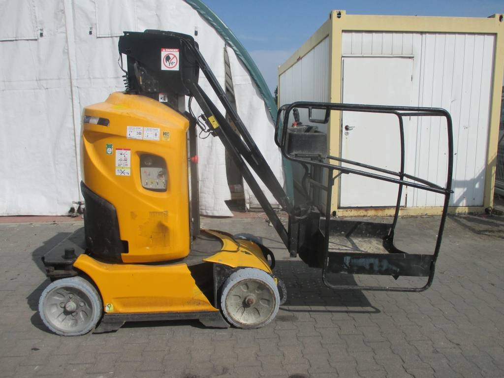 Manitou 100 VJR  - Vertical mast lift: picture 1 Manitou 100 VJR  - Vertical mast lift: picture 1