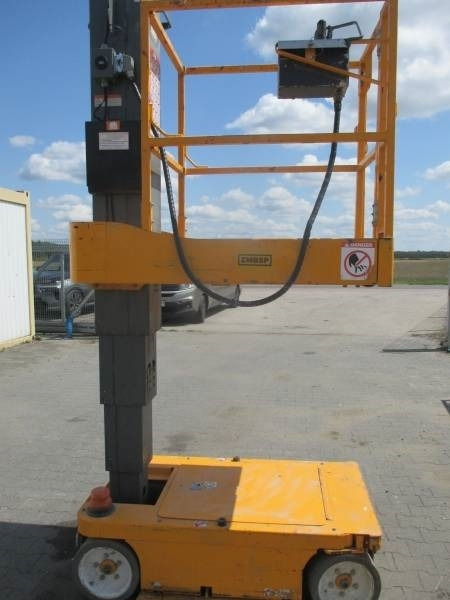 SkyJack SJ 12 - Vertical mast lift: picture 4 SkyJack SJ 12 - Vertical mast lift: picture 4