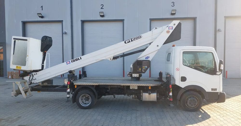 Nissan NT400 CABSTAR podnośnik koszowy ISOLI PT200 - Truck with aerial platform: picture 2 Nissan NT400 CABSTAR podnośnik koszowy ISOLI PT200 - Truck with aerial platform: picture 2