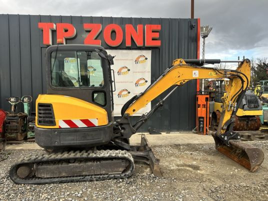 Bobcat E35 CLIM à 22 500 € HT - Mini excavator: picture 1 Bobcat E35 CLIM à 22 500 € HT - Mini excavator: picture 1