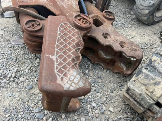 Croc béton montabert pelle 20T à 30T - Demolition shears: picture 4 Croc béton montabert pelle 20T à 30T - Demolition shears: picture 4