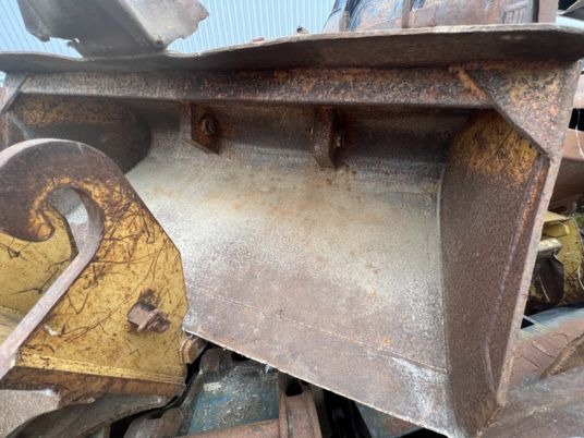 GODET CHARGEUR POUR CHARIOT TELESCOPIQUE - Excavator bucket: picture 4 GODET CHARGEUR POUR CHARIOT TELESCOPIQUE - Excavator bucket: picture 4