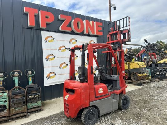 Nissan CHARIOT DIESEL 1T5 à 10500 € HT - Diesel forklift: picture 5 Nissan CHARIOT DIESEL 1T5 à 10500 € HT - Diesel forklift: picture 5