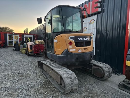 Volvo ECR50 D à 26500 € HT - Mini excavator: picture 2 Volvo ECR50 D à 26500 € HT - Mini excavator: picture 2