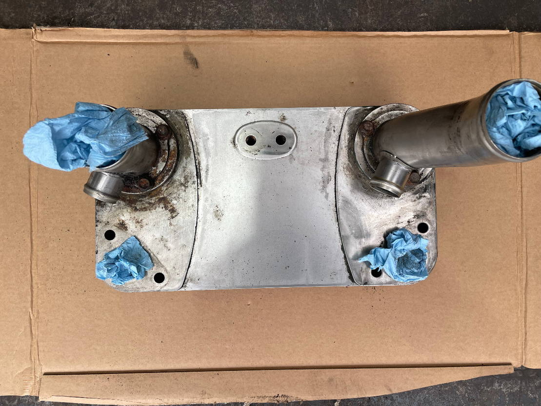 ZF ZF Ölkühler Wärmetauscher Getriebeölkühler Ecolife 6AP 1400 1700 - Oil cooler for Bus: picture 2 ZF ZF Ölkühler Wärmetauscher Getriebeölkühler Ecolife 6AP 1400 1700 - Oil cooler for Bus: picture 2